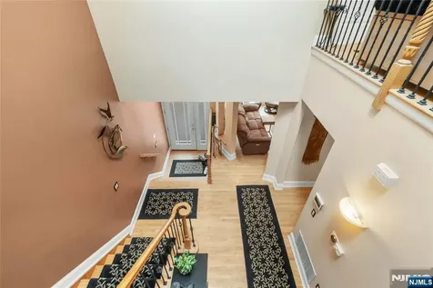 103 Hudson Cove Edgewater NJ 07020