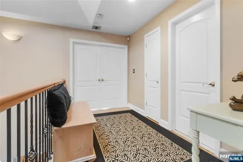 103 Hudson Cove Edgewater NJ 07020