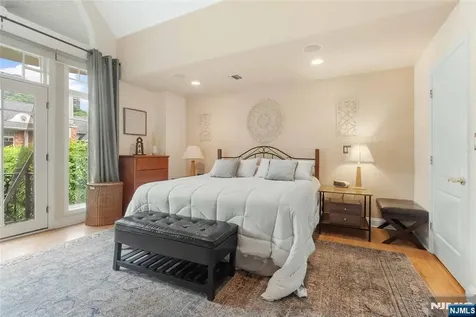103 Hudson Cove Edgewater NJ 07020
