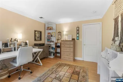 103 Hudson Cove Edgewater NJ 07020