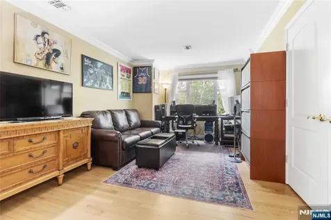103 Hudson Cove Edgewater NJ 07020