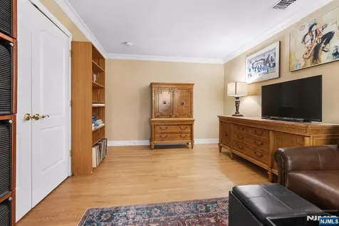 103 Hudson Cove Edgewater NJ 07020