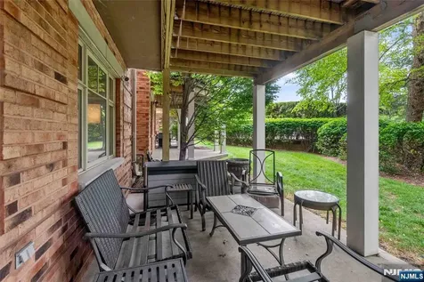 103 Hudson Cove Edgewater NJ 07020