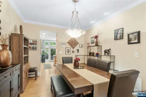 103 Hudson Cove Edgewater NJ 07020
