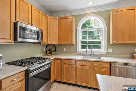 168 Tanglewood Pass Jefferson Township NJ 07849
