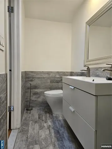 20 Buff Tenafly NJ 07670
