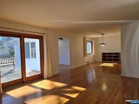 20 Buff Tenafly NJ 07670