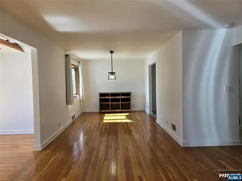 20 Buff Tenafly NJ 07670