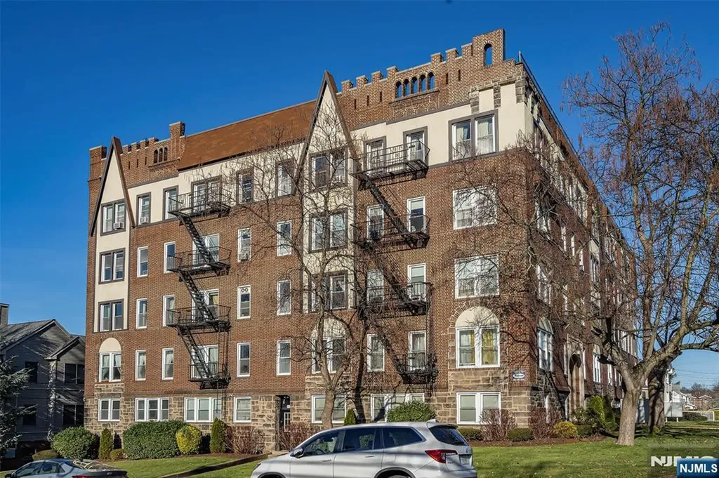 407 Highland Avenue Palisades Park NJ 07650