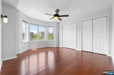 518 Ellery Court Edgewater NJ 07020