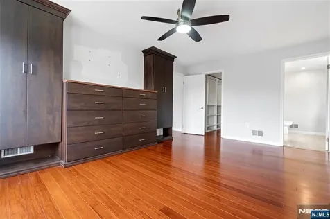 518 Ellery Court Edgewater NJ 07020
