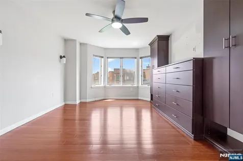 518 Ellery Court Edgewater NJ 07020
