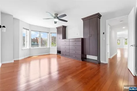 518 Ellery Court Edgewater NJ 07020