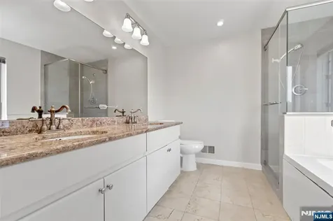 518 Ellery Court Edgewater NJ 07020