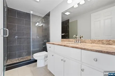 518 Ellery Court Edgewater NJ 07020