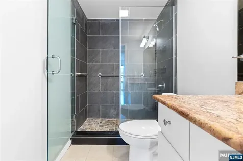 518 Ellery Court Edgewater NJ 07020