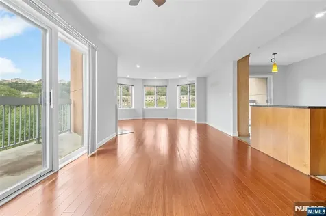 518 Ellery Court Edgewater NJ 07020