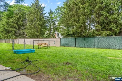 518 Ellery Court Edgewater NJ 07020