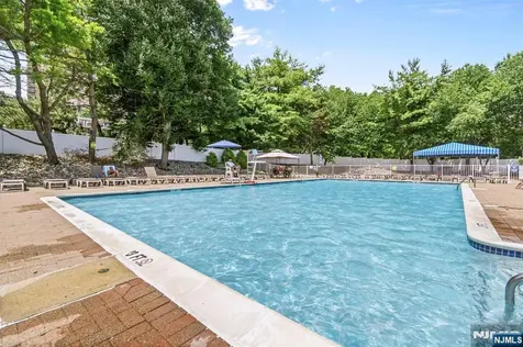 518 Ellery Court Edgewater NJ 07020