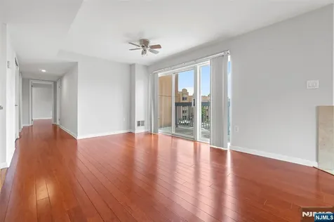 518 Ellery Court Edgewater NJ 07020