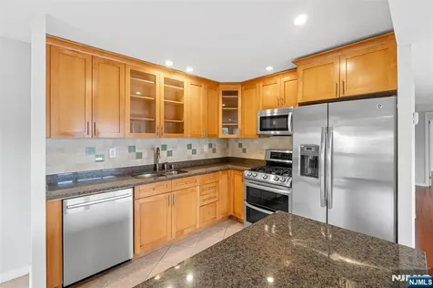 518 Ellery Court Edgewater NJ 07020