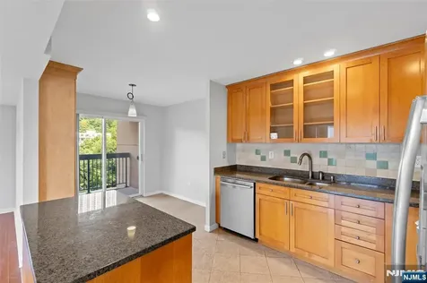 518 Ellery Court Edgewater NJ 07020