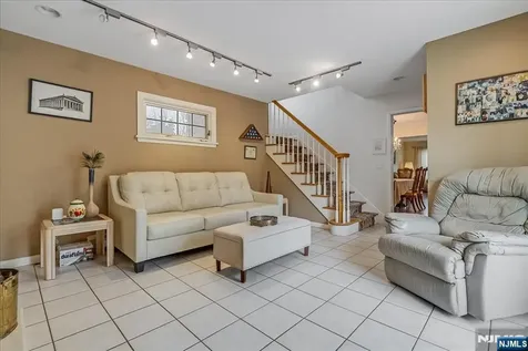 40 Catherine Court Cedar Grove NJ 07009