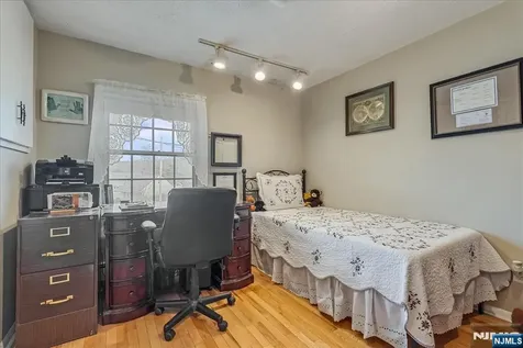 40 Catherine Court Cedar Grove NJ 07009