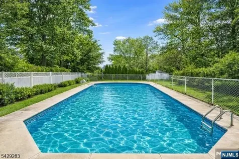 40 Catherine Court Cedar Grove NJ 07009