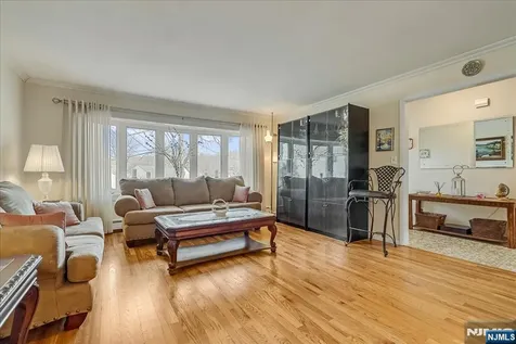 40 Catherine Court Cedar Grove NJ 07009