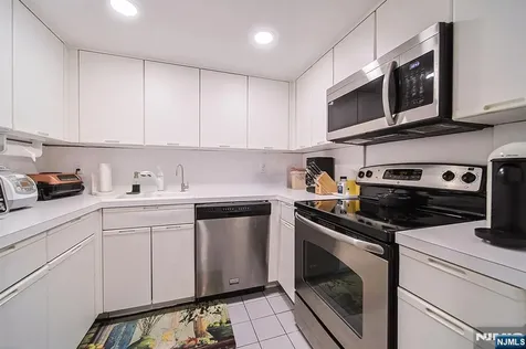 38 Moonachie Road Hackensack NJ 07601
