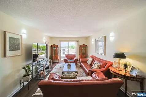 38 Moonachie Road Hackensack NJ 07601