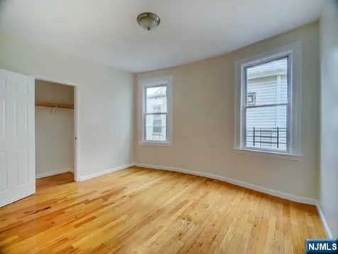 1035 Hunterdon Street Newark NJ 07112