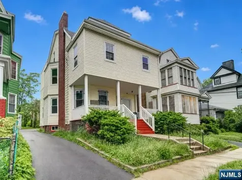 1035 Hunterdon Street Newark NJ 07112