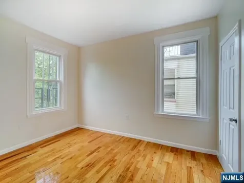 1035 Hunterdon Street Newark NJ 07112