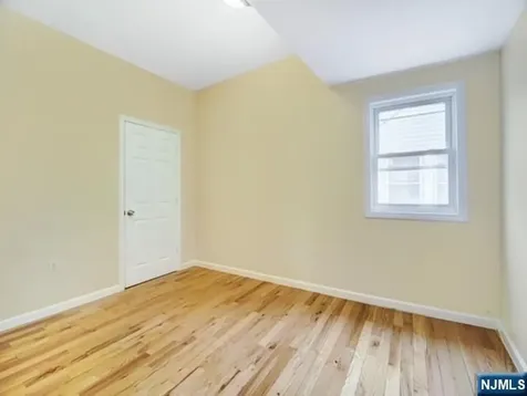 1035 Hunterdon Street Newark NJ 07112