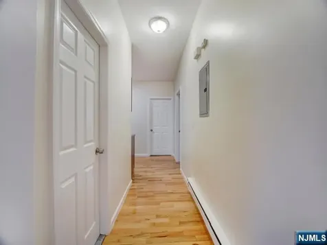 1035 Hunterdon Street Newark NJ 07112