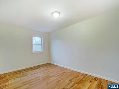 1035 Hunterdon Street Newark NJ 07112