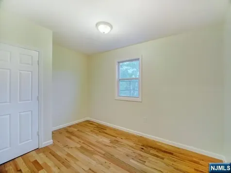 1035 Hunterdon Street Newark NJ 07112