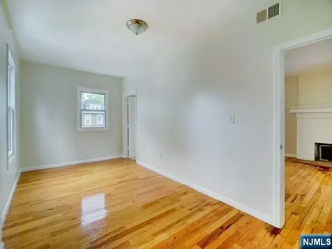 1035 Hunterdon Street Newark NJ 07112