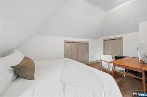 187 Hillside Avenue Nutley NJ 07110