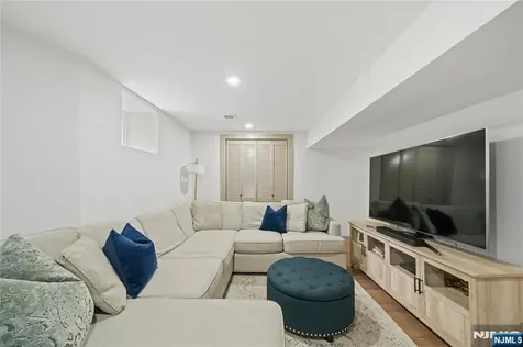 187 Hillside Avenue Nutley NJ 07110