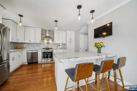 158 Maple Street West Orange NJ 07052