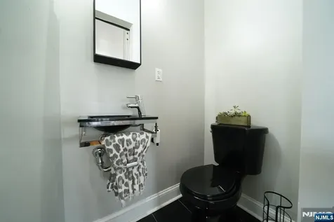 158 Maple Street West Orange NJ 07052