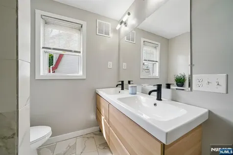 158 Maple Street West Orange NJ 07052