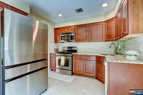 17 Independence Way Rockaway Township NJ 07866