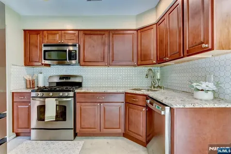 17 Independence Way Rockaway Township NJ 07866