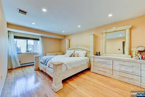 17 Independence Way Rockaway Township NJ 07866