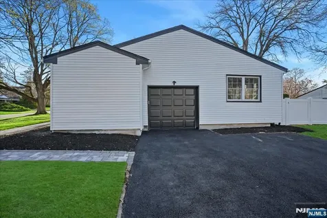 56 Manor Harrington Park NJ 07640