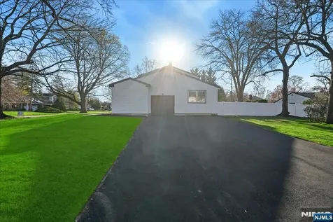 56 Manor Harrington Park NJ 07640